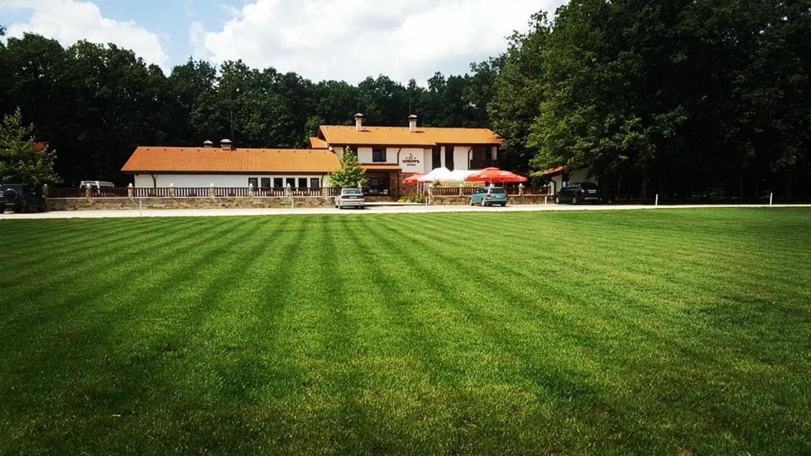 Izvor Hotel "Изворъ" Shipot Exterior foto